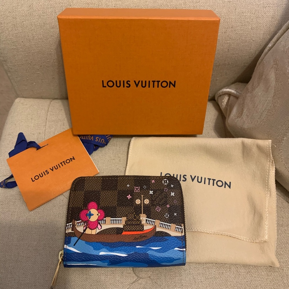 🎈SOLD🎈 Limited Edition Louis Vuitton Zippy Purse
